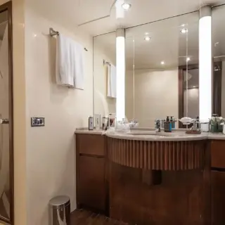 LET IT BE - Vip cabin ensuite bathroom