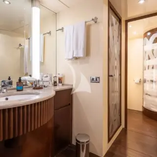 LET IT BE - Vip cabin ensuite bathroom