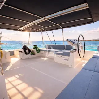 ROYAL DESTINY - Royal-Destiny-Flybridge