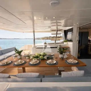 ROYAL DESTINY - Royal-Destiny-cockpit-table