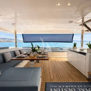 ROYAL DESTINY - Royal-Destiny-cockpit