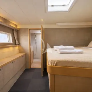 ROYAL DESTINY - Royal-Destiny-fwd-port-cabin