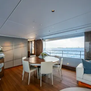 R&R - Main salon dining