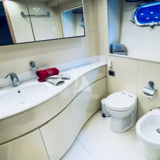 4T's - Master cabin bathroom