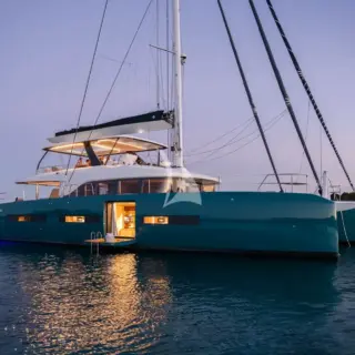 IMLADRIS - Master swim platform by night