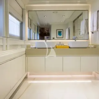 JAAN - En suite facilities