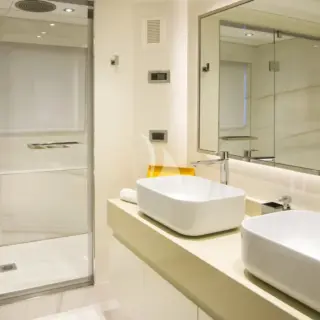JAAN - En suite facilities