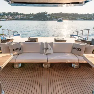 DB9 - Aft Deck seating