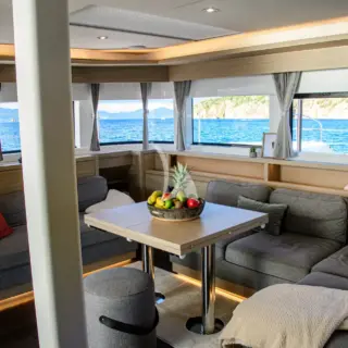 VALINOR - Main Salon Lounge