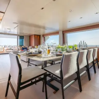 ALBERRY - Main Salon