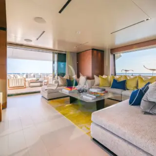 ALBERRY - Main Salon