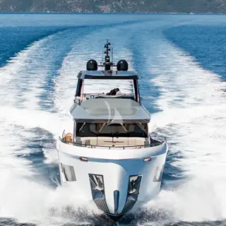 FERRO 77 - Bow underway