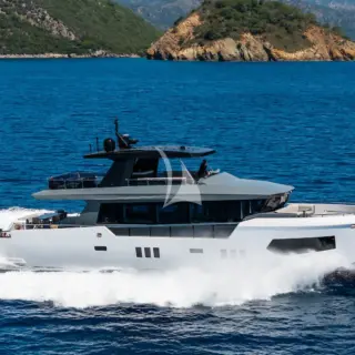 FERRO 77 - Profile underway