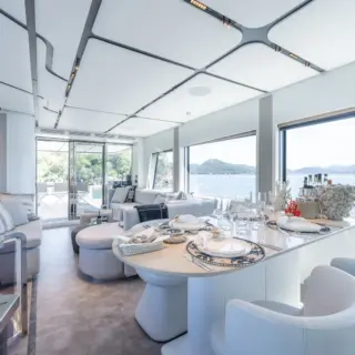 FERRO 77 - Main saloon