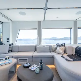 FERRO 77 - Main saloon