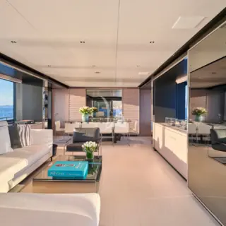 MENANGIO X - Main salon