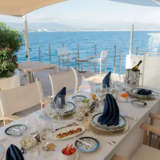 RENEGADE - Main Deck Aft Dining