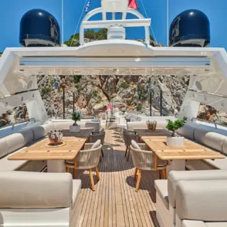 BLADE I - Sundeck