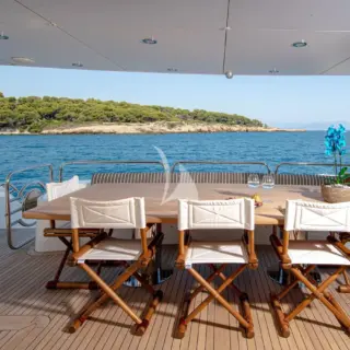 BLADE I - Aft dining area