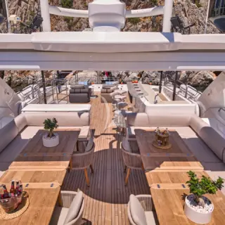 BLADE I - Sundeck