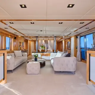BLADE I - Main Salon