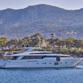 RIANA II - Image 13