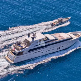 RIANA II - Image 14