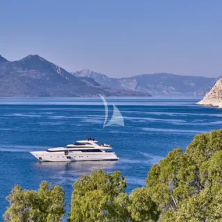 RIANA II - Image 12