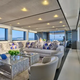 RIANA II - Main Saloon
