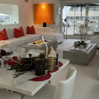 D'One D - Main saloon