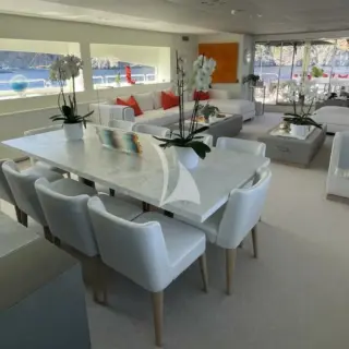 D'One D - Main saloon