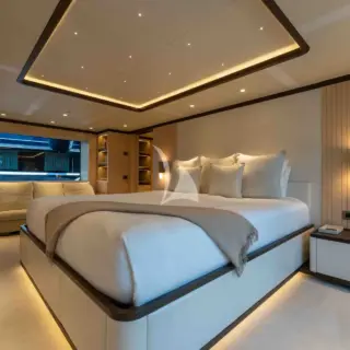 MINE GAMES - Master Stateroom