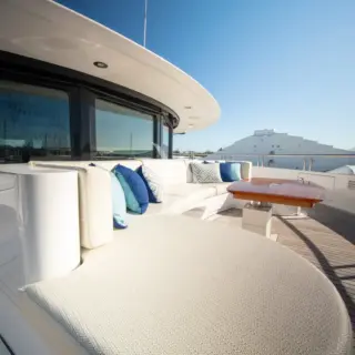 LUDZIE - TEMP Imagery | Private Seating Forward of Primary Suite