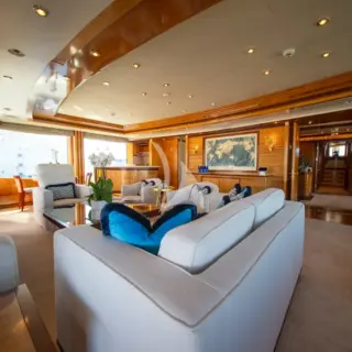 LUDZIE - TEMP Imagery | Skylounge