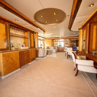 LUDZIE - TEMP Imagery | Main Salon 