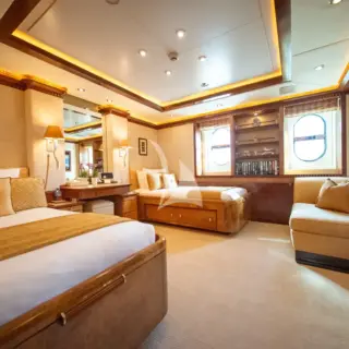 LUDZIE - TEMP Imagery | Twin Stateroom 