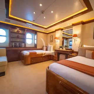 LUDZIE - TEMP Imagery | Twin Stateroom