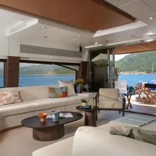 AGAPA Sunseeker - Main Salon