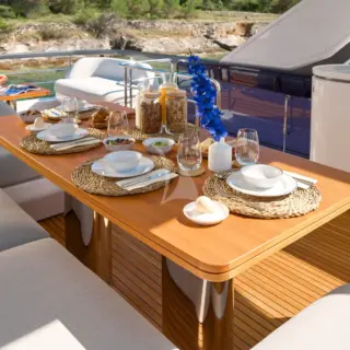 M-Y Aglaya Fly Dining table