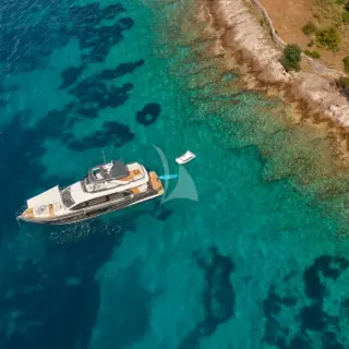 M-Y Aglaya Aerial Anchor