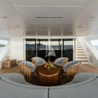 I NOVA - Main deck aft