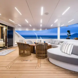 I NOVA - Main deck aft