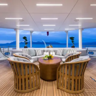I NOVA - Main deck aft