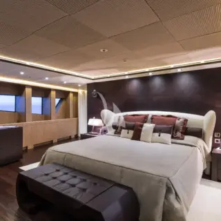 I NOVA - Owner's suite main deck