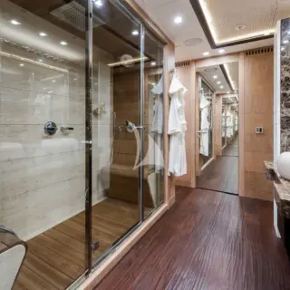 I NOVA - Owner's ensuite facilities
