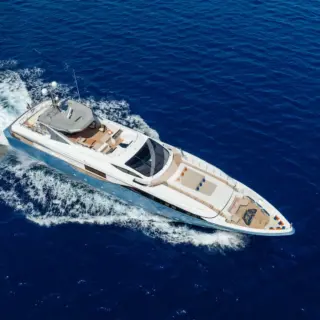 BLUE MOON - Aerial view underway