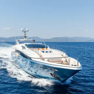 BLUE MOON - Underway