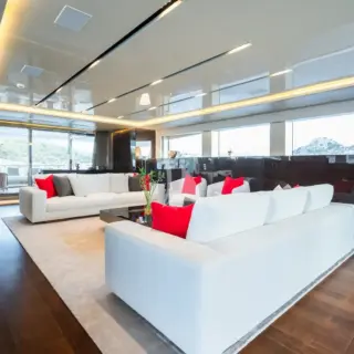 BLUE MOON - Main saloon lounge