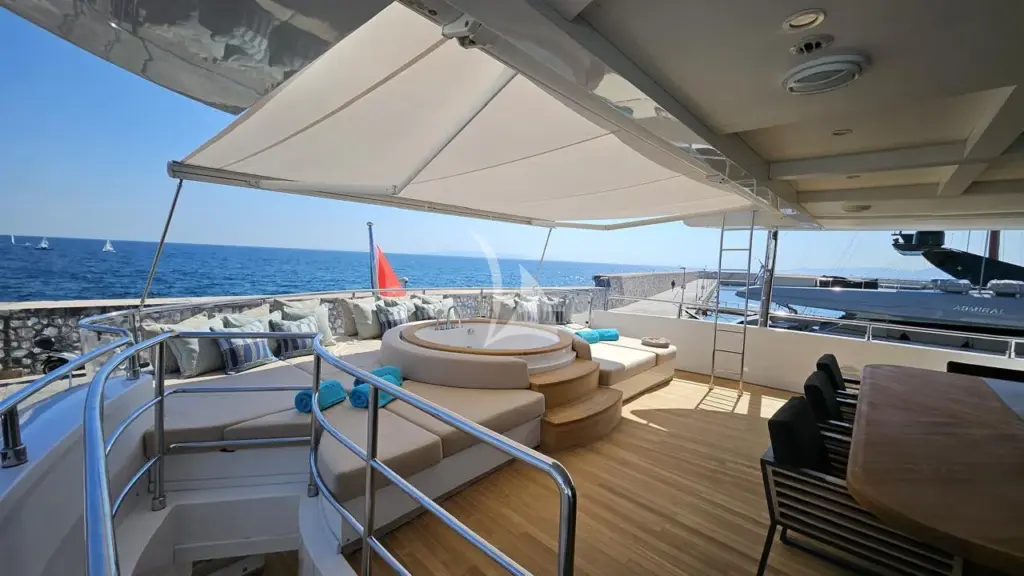 CELIA P - Upper deck