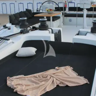 JARANA - Cockpit lounge area